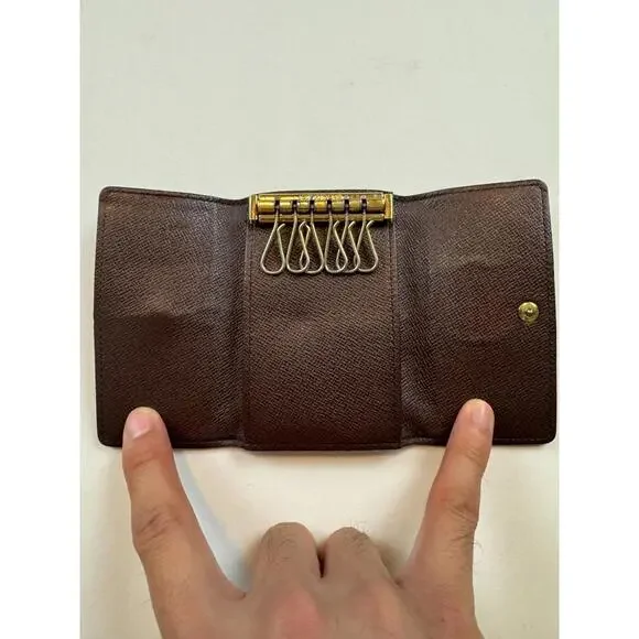 Louis Vuitton Keyholder - Picture 4 of 8